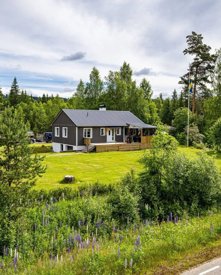 Well-kept family home on a big plot