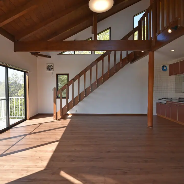 Renovated hilltop house with panoramic sea views