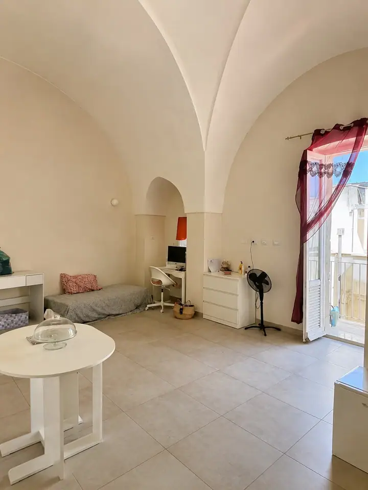 Whitewashed house 25 minutes from the beach