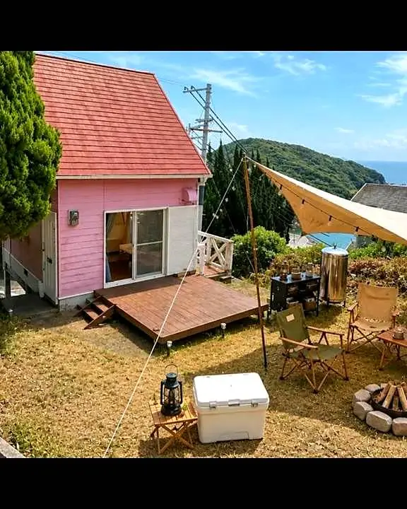 Tiny hillside house above the sea, two minutes from the beach