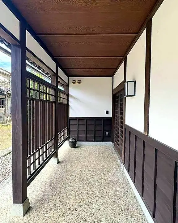 Authentic 150-year-old Japanese house with garden, bamboo hill and kura