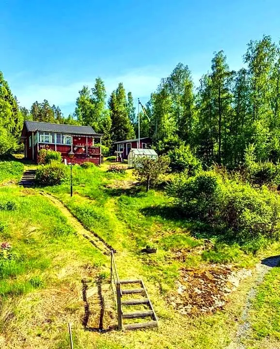 Sea-view cabin with swimming access and boat mooring
