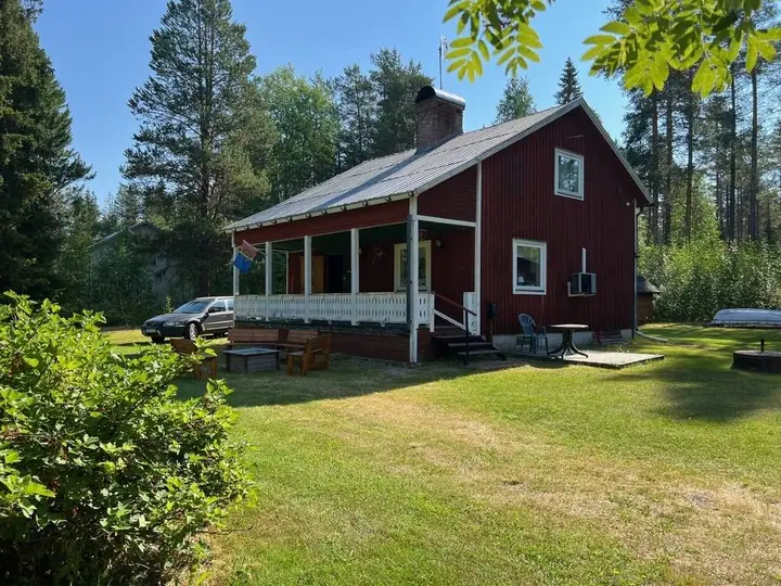 Cosy villa with sauna, 100 m from the river