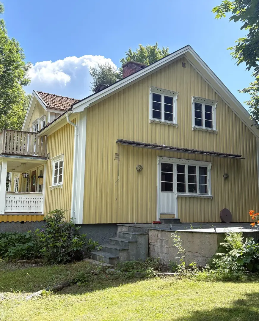 5-bed 1929 house a short walk from Lake Lelång