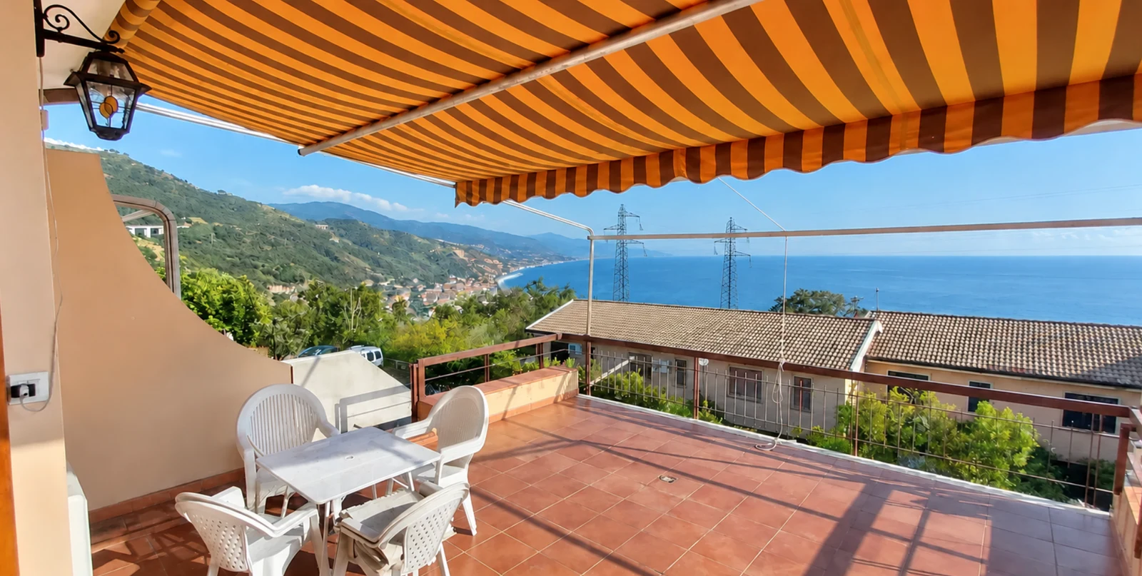 Sea-view terrace in Acquappesa, Calabria