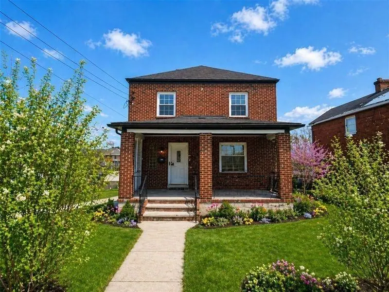 Updated 3-bed house in Clairton, Pennsylvania