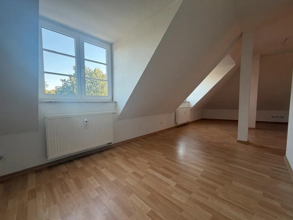 Sunny attic flat with a balcony for €40,000 in Chemnitz