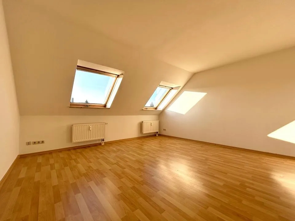 65 m² attic flat with skylights and a balcony in Chemnitz-Gablenz
