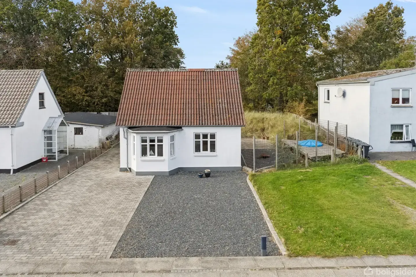 Town house a few minutes' walk from the harbour and beach