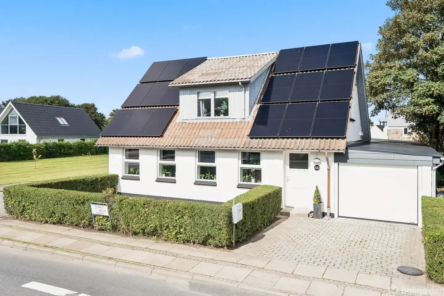 Energy-label A townhouse with solar panels and a battery