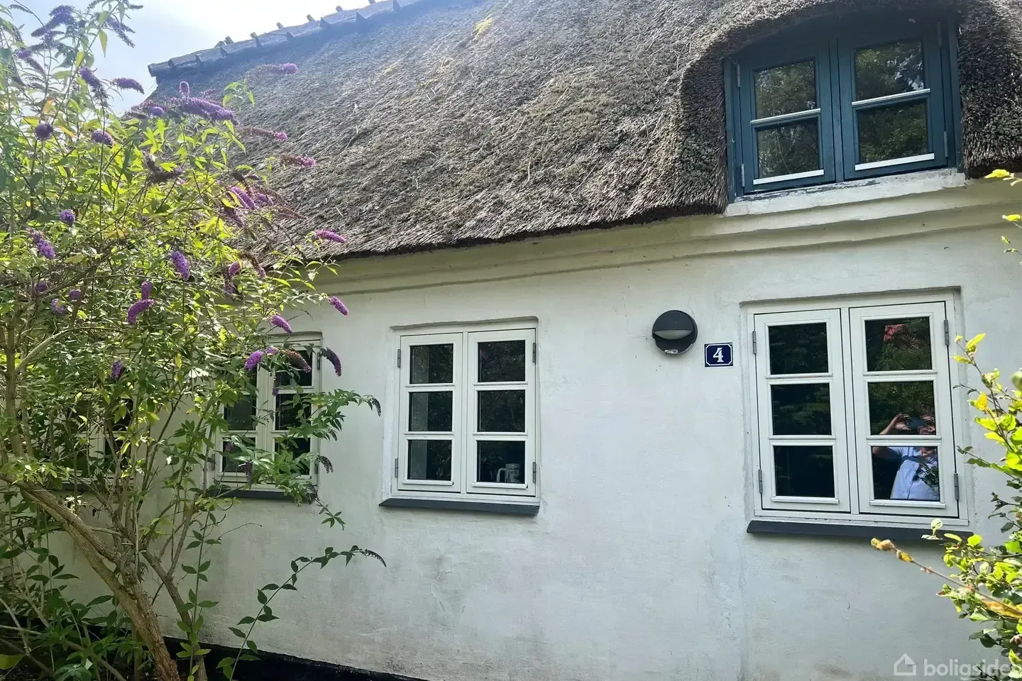 Thatched island cottage, ready to move in, on Strynø