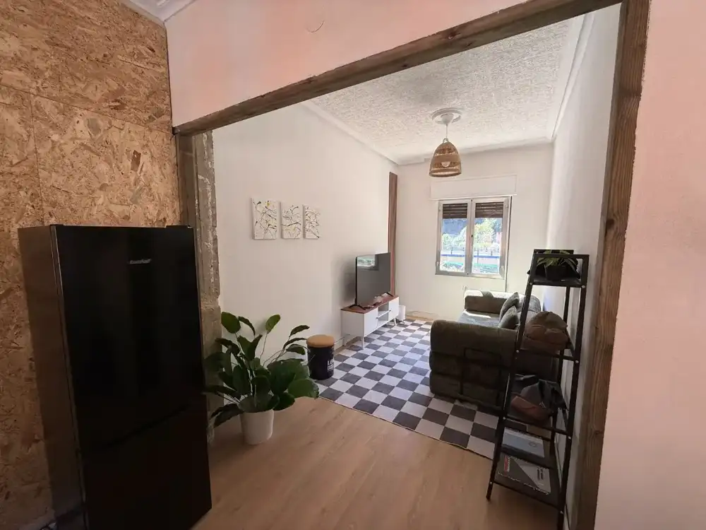 2-bedroom flat with mountain views in Aller