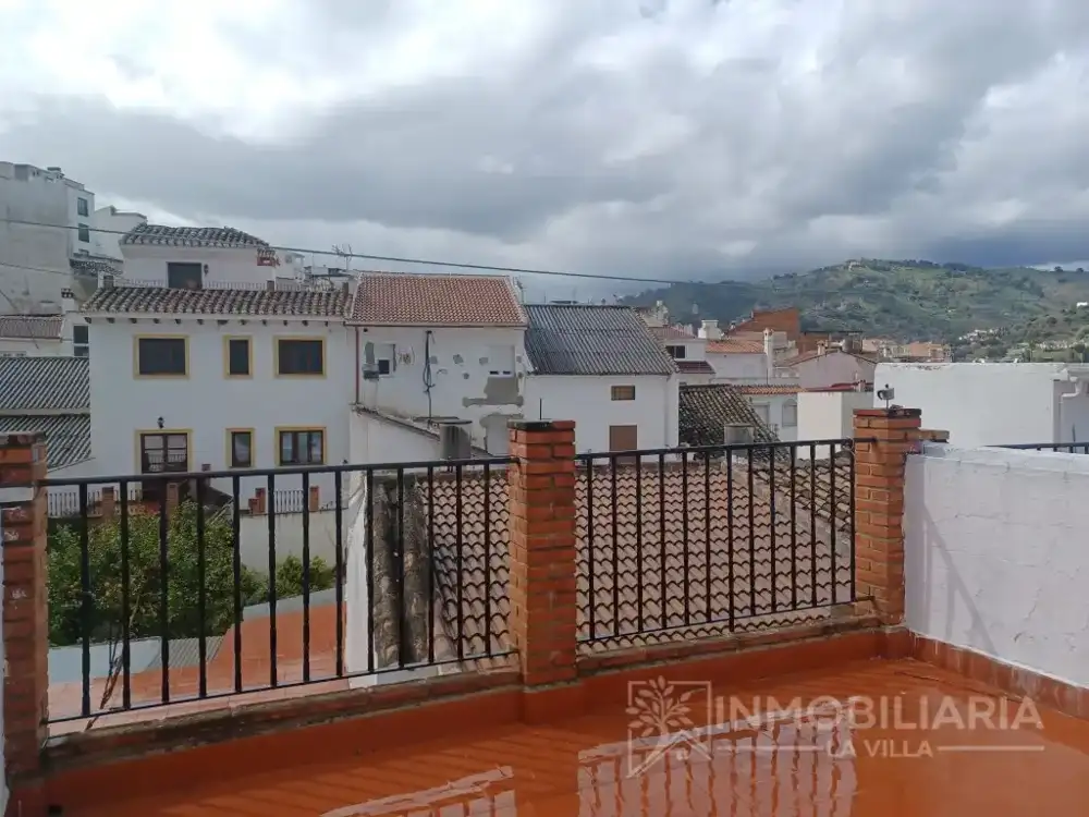 4-bedroom house with terrace in Alozaina
