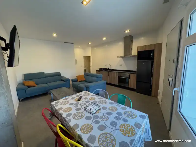 2-bedroom ground-floor flat with garden and mountain views in Anna