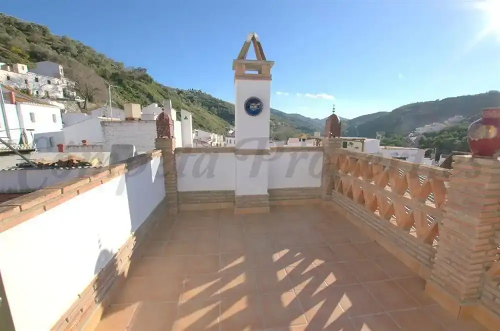 2-bedroom house with terrace in Árchez