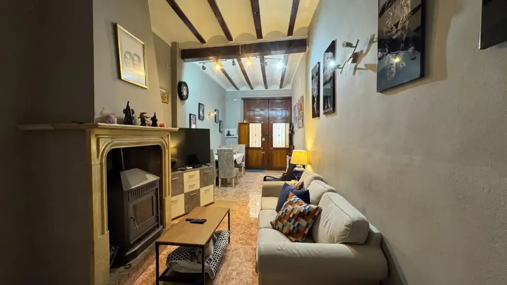 3-bedroom house with terrace in Bicorp