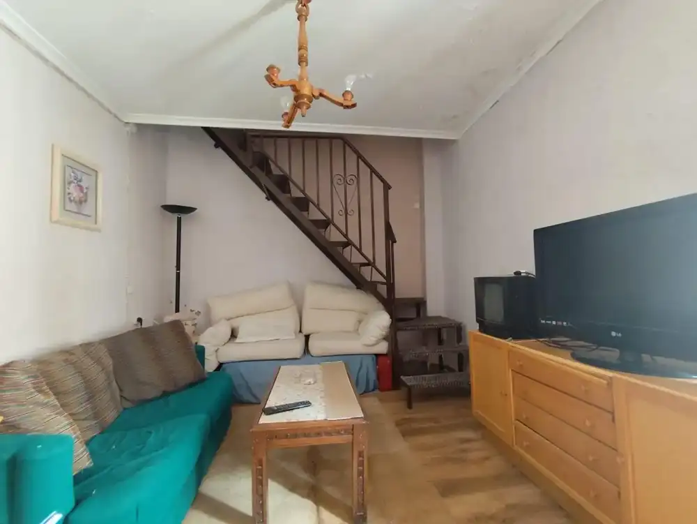 3-bedroom house with terrace in Castalla