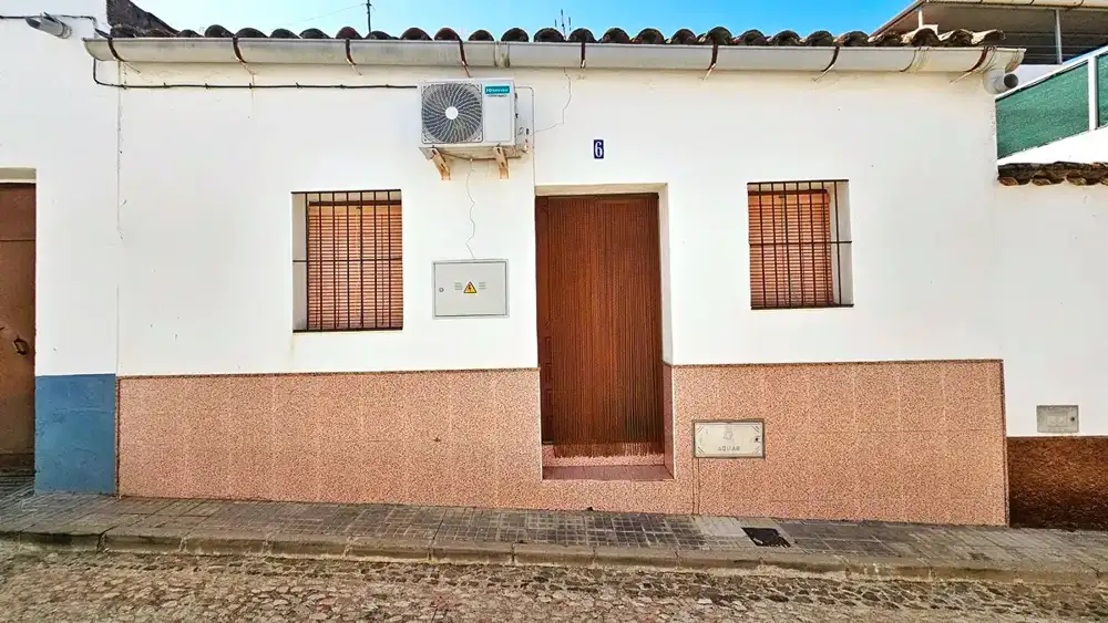 2-bedroom house with fireplace in Cumbres de San Bartolomé