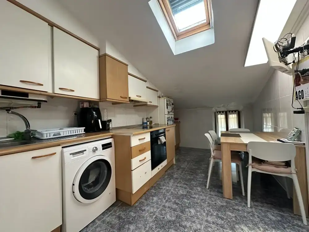 2-bedroom top-floor flat with fireplace in Idiazabal