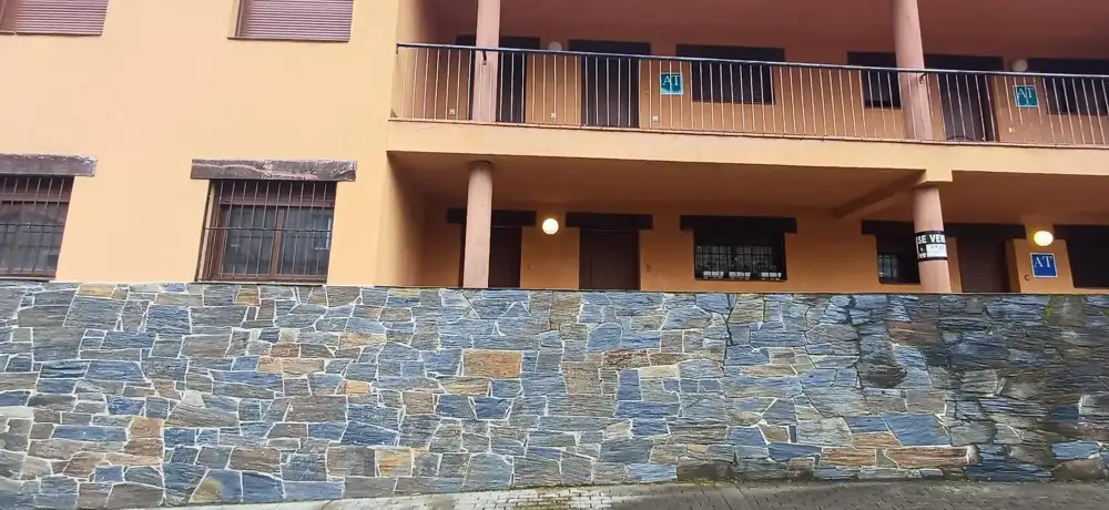 2-bedroom ground-floor flat with garden and terrace in Ladrillar