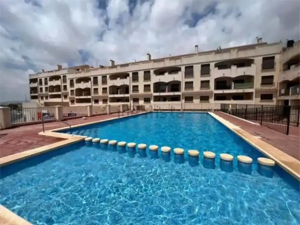 2-bedroom flat with pool in Murcia