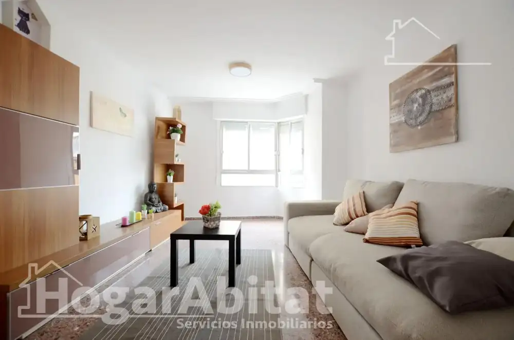 3-bedroom flat with patio in Tavernes de la Valldigna