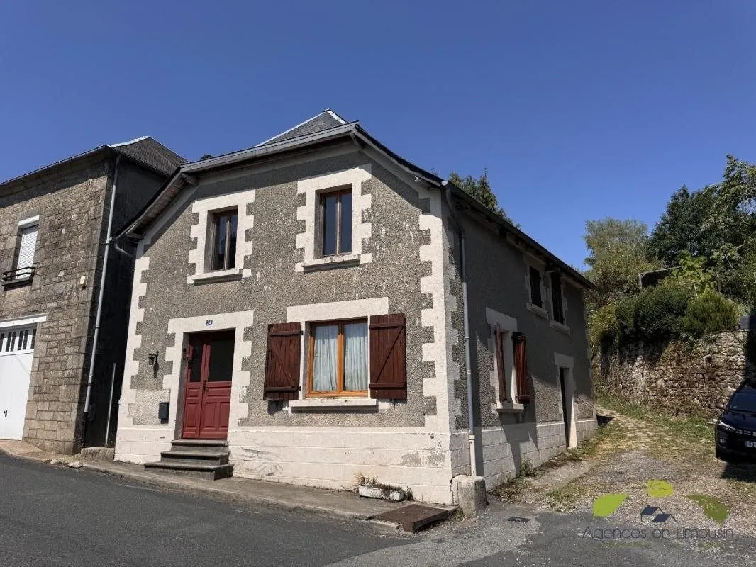 Character house with panoramic views in Treignac