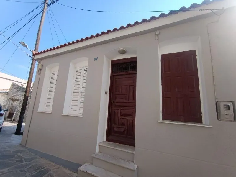 Island house on Samos, near Pythagorio, for €70k