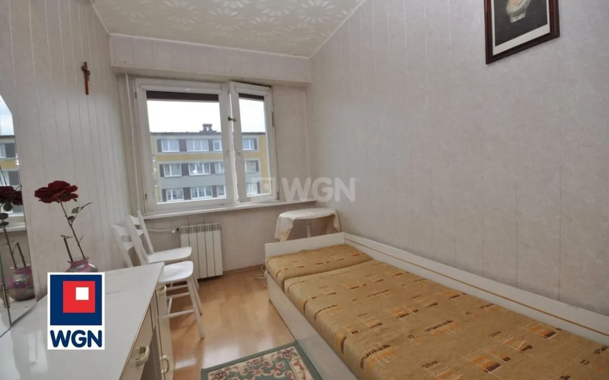 Four-room flat with a balcony and air conditioning in Radomsko