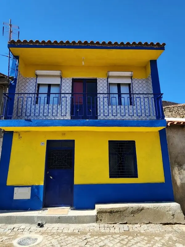 Freshly painted three-bedroom village house near the Sabor lakes