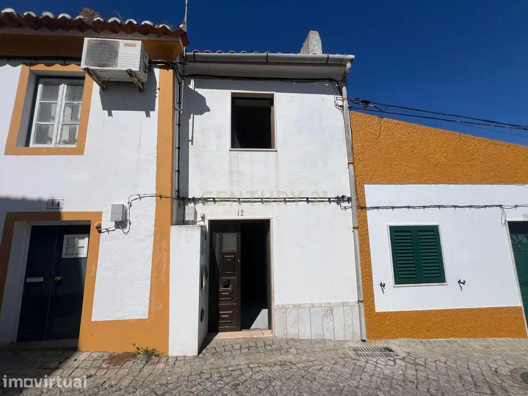 Charming three-bedroom townhouse in Monforte, Alentejo