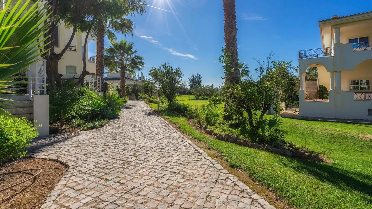 Renovated, furnished flat in a garden resort with pool near Tavira