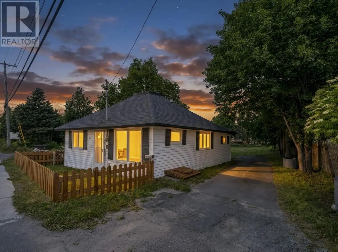 Move-in ready 2-bed house in Shearstown, Newfoundland