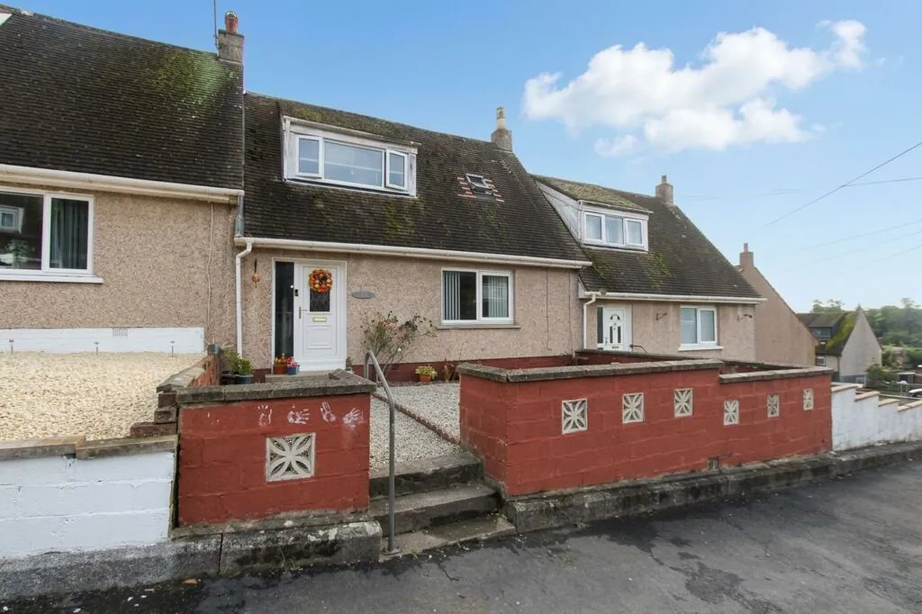 Modern two-bed village house with air-source heating