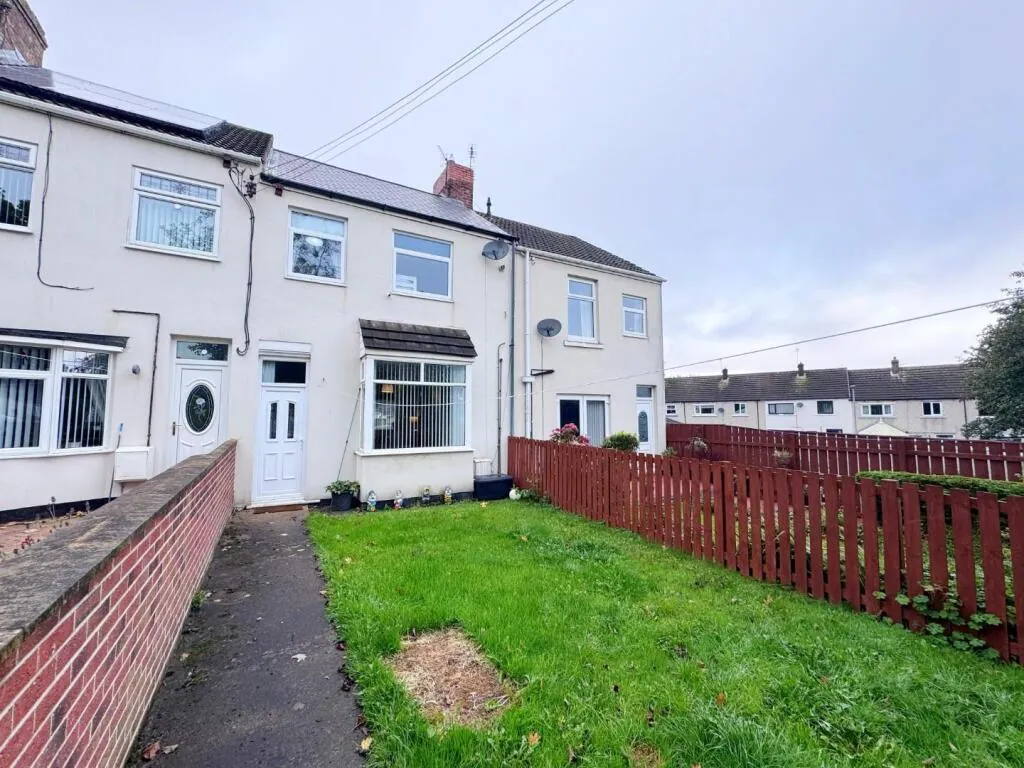 Exceptionally well-kept three-bed family home